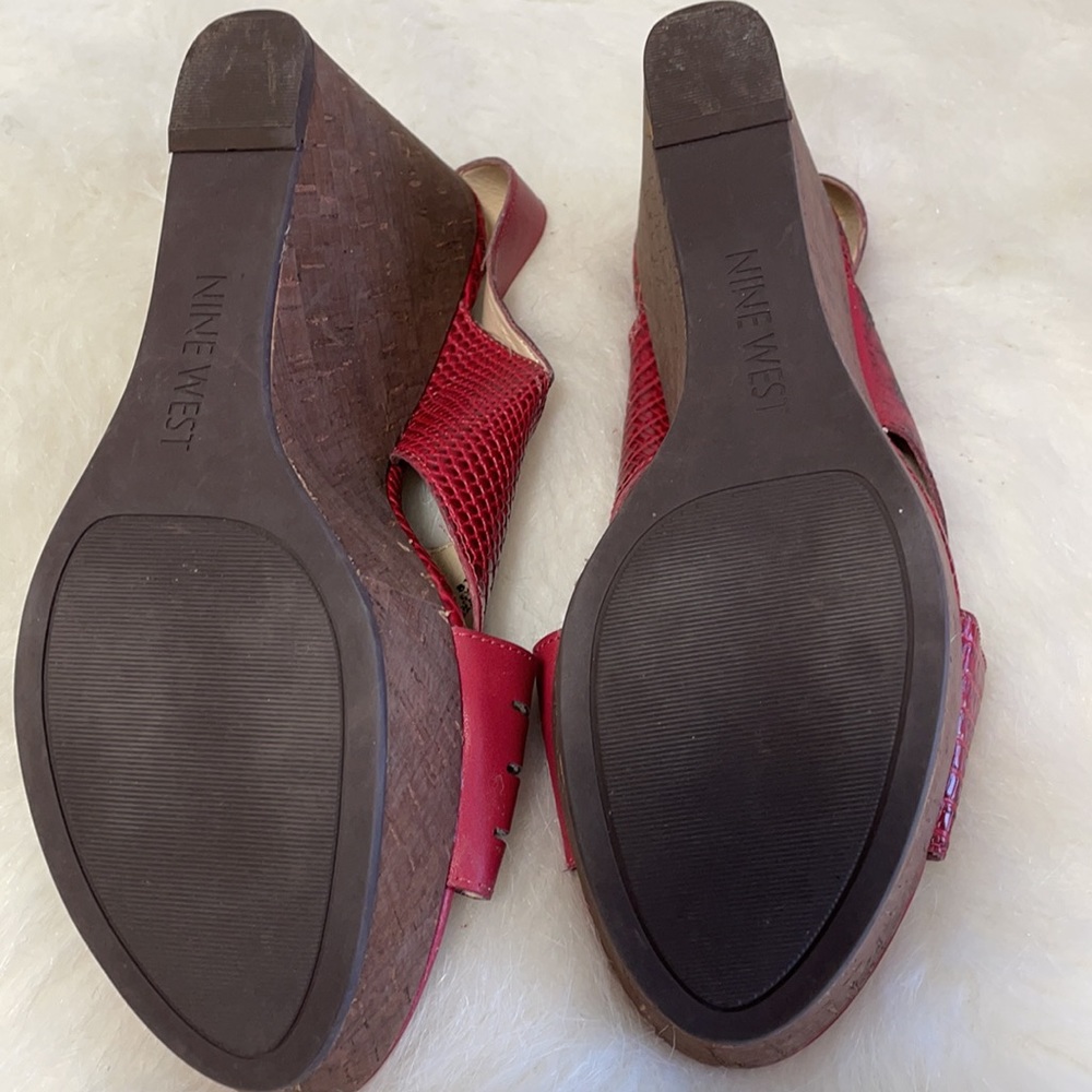 Ruby Red Wedges And Very Light Weight. - image 4